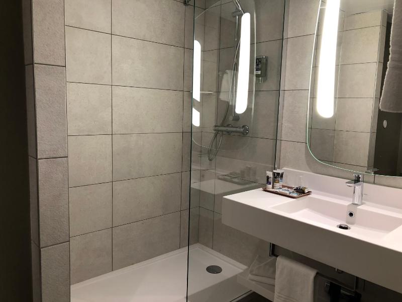 Superior Double Room image 3