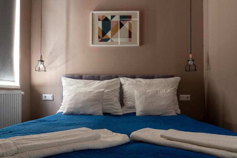 Glam Downtown Apartments - image 4