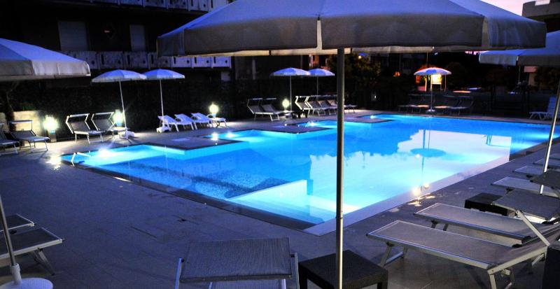 Hotel Gardenia - image 2