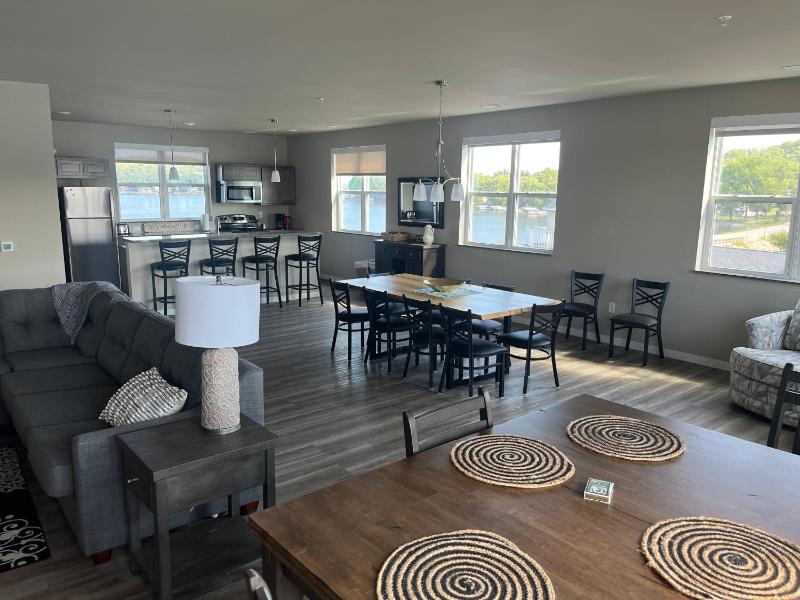 Deluxe Apartment image 1