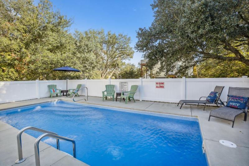 CHILLAX INN - image 15