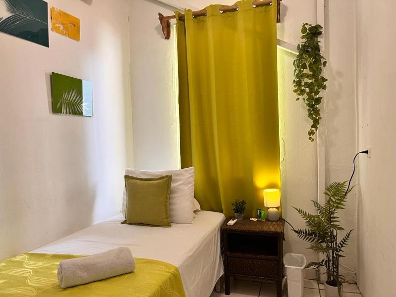 Single Room with Shared Bathroom image 2