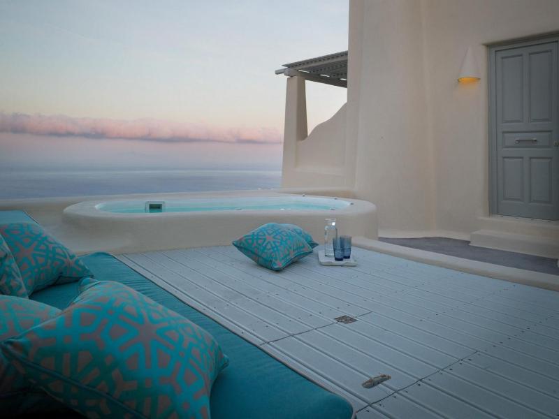 Suite with Private Outdoor Hot Tub and Terrace image 4