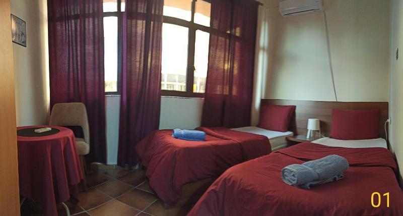 Double Room with Private Bathroom image 1
