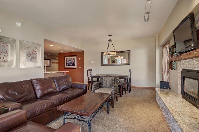 Village at Breckenridge Condos Sleeps 8 - Ski in Out Walk downtown - image 18