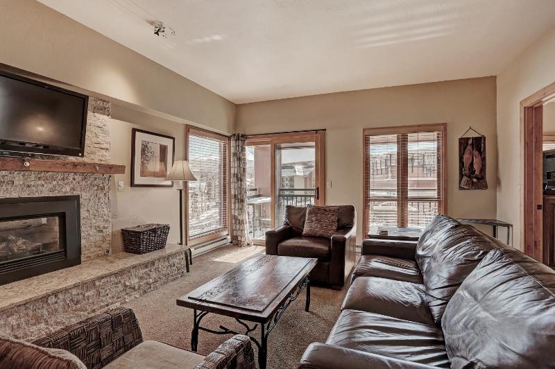 Village at Breckenridge Condos Sleeps 8 - Ski in Out Walk downtown - image 5