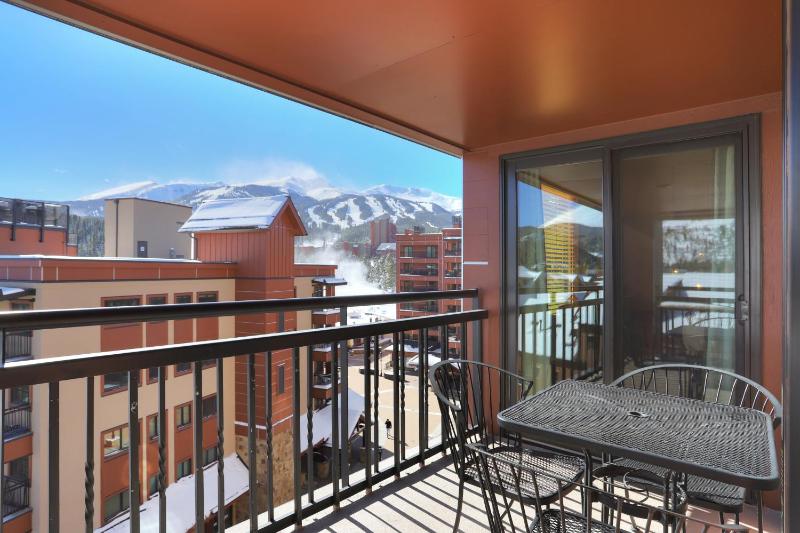 Village at Breckenridge Condos Sleeps 8 - Ski in Out Walk downtown - image 29