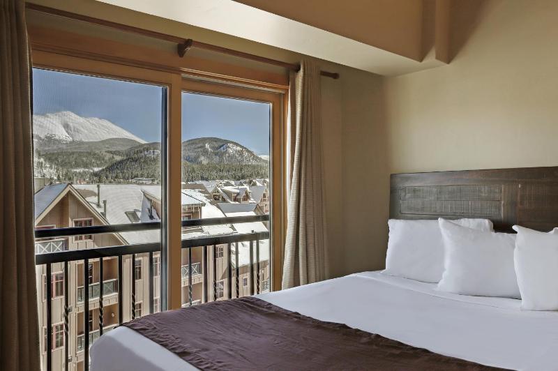 Village at Breckenridge Condos Sleeps 8 - Ski in Out Walk downtown - image 25