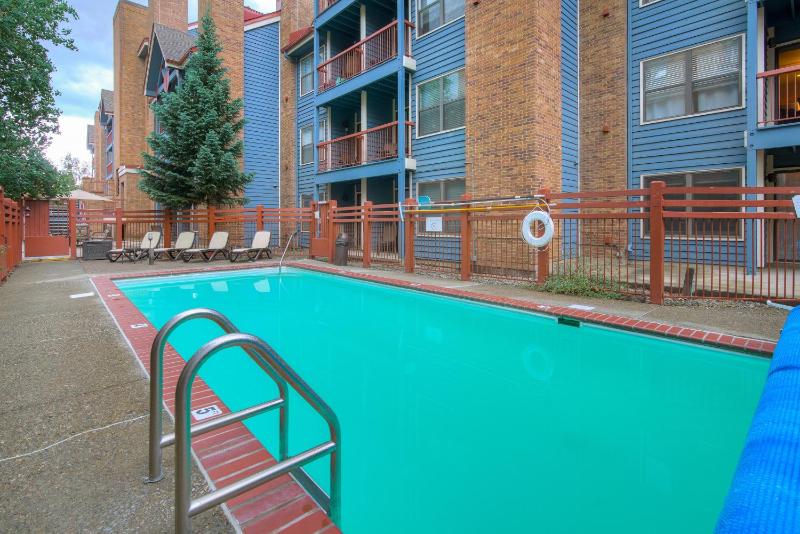 Studio Apartment image 3