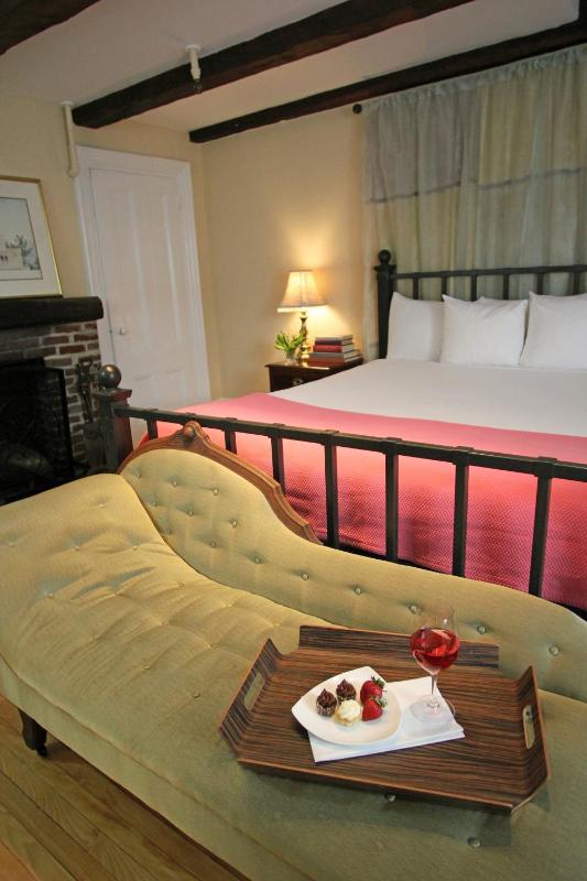 King Room image 2