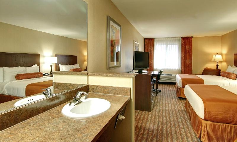 Double Room image 3