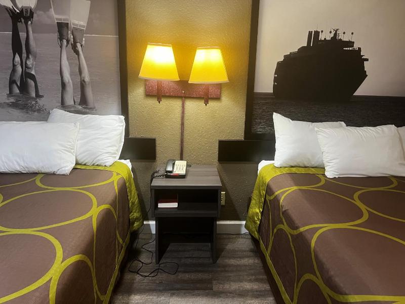 Double Room with Two Double Beds - Non-Smoking image 4