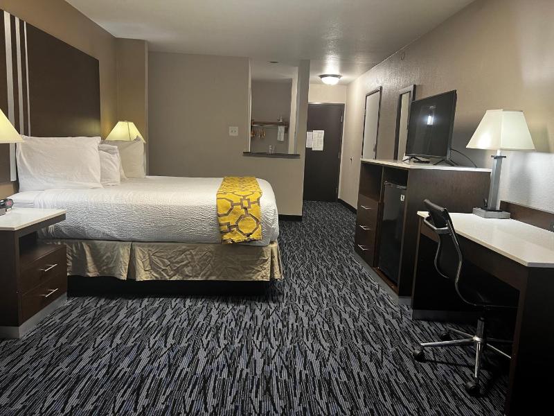 King Room - Non-Smoking image 3