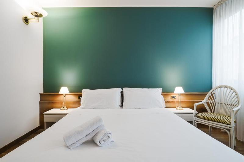 Economy Double Room image 1