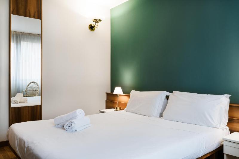 Economy Double Room image 3