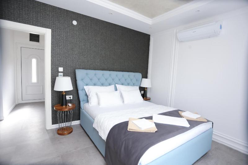 Apartment with Sea View image 2