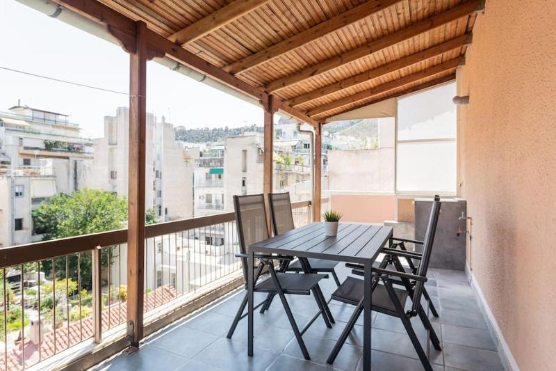 Harmonious 2BR Apartment in Exarchia by UPSTREET - image 10