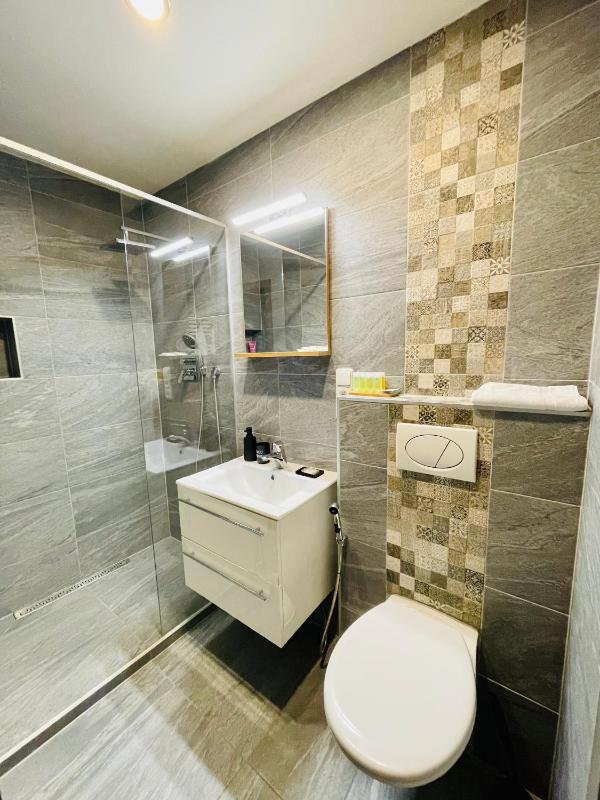Quadruple Room with Bathroom image 4