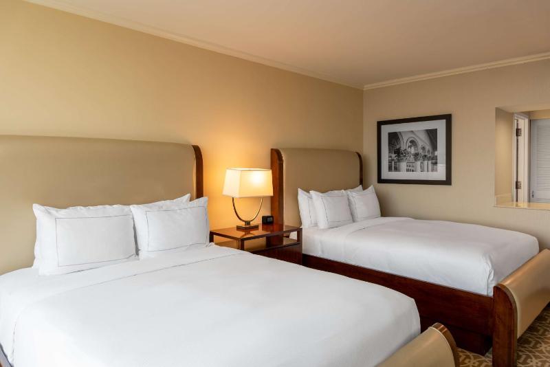 Queen Room with Two Queen Beds image 3