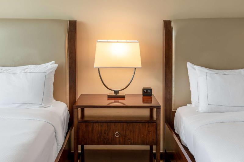 Queen Room with Two Queen Beds image 3