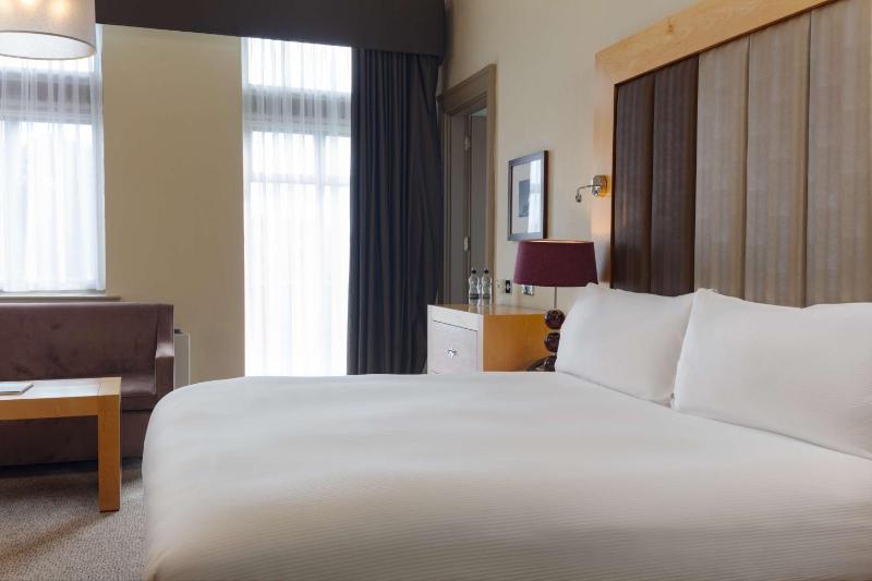 Double Room image 3
