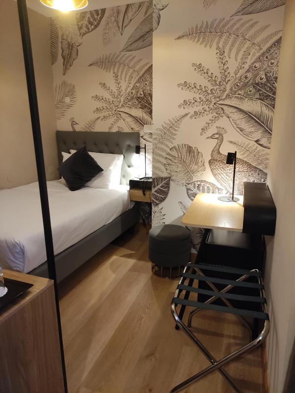 Standard Single Room image 4