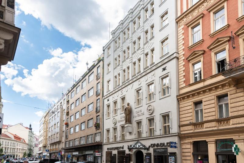 Theatre 9 Apartments by Adrez - image 12