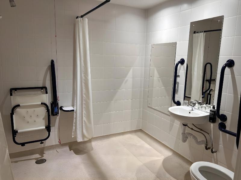 Accessible Standard Twin Room image 2