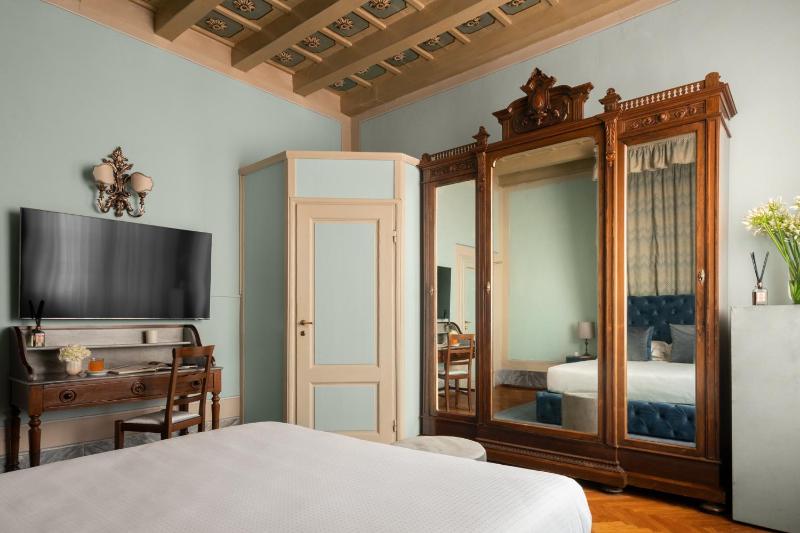 Superior Double Room image 2
