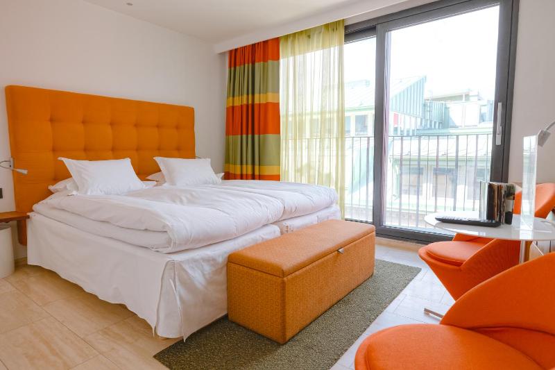 Superior King Room image 4