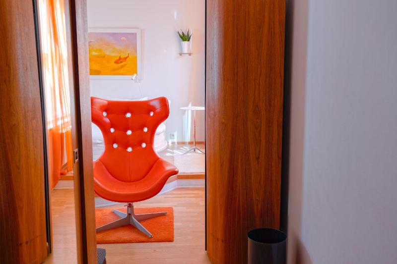 Superior King Room image 3