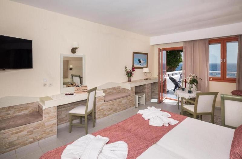 Classic Bungalow with Sea View image 1