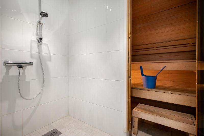 Three-Bedroom Apartment with Sauna image 4