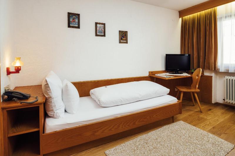 Single Room image 3