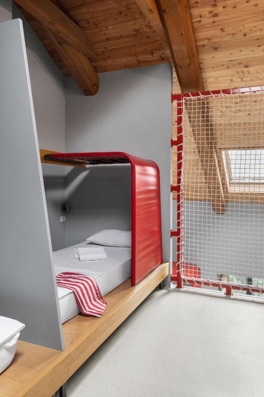  Bed in  7 Female Dormitory Room  image 1