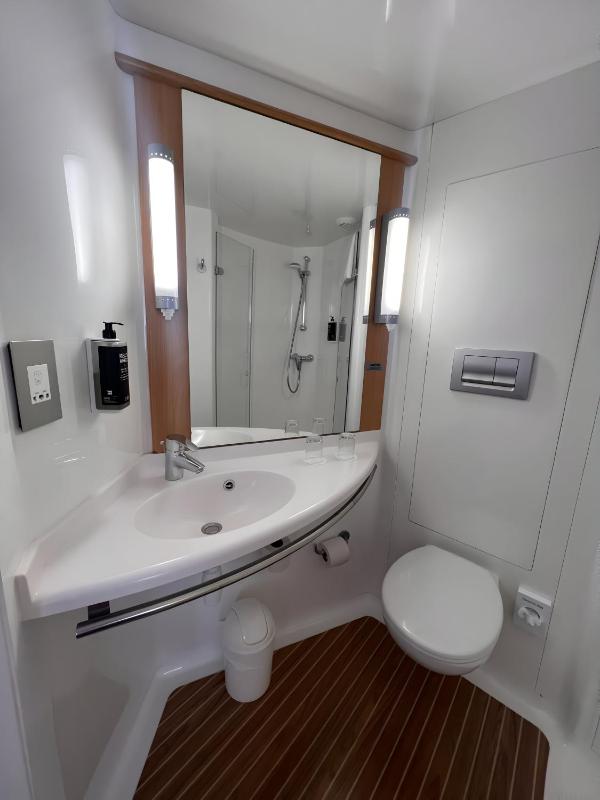 Premium Double Room image 4