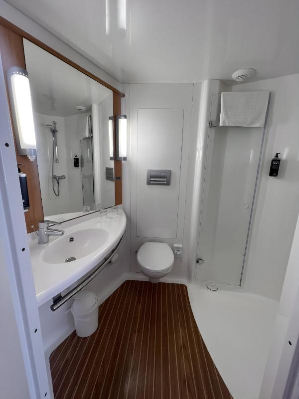 Premium Double Room image 3