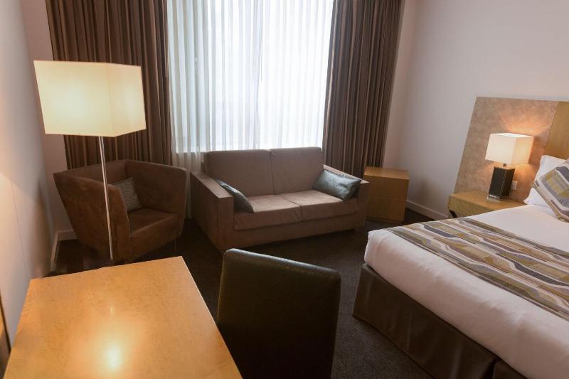Executive Room image 4