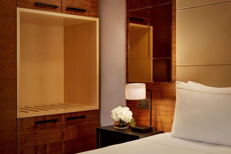 Superior Double Room image 3