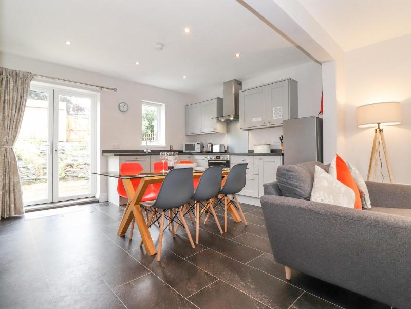 1 Millbank - image 12