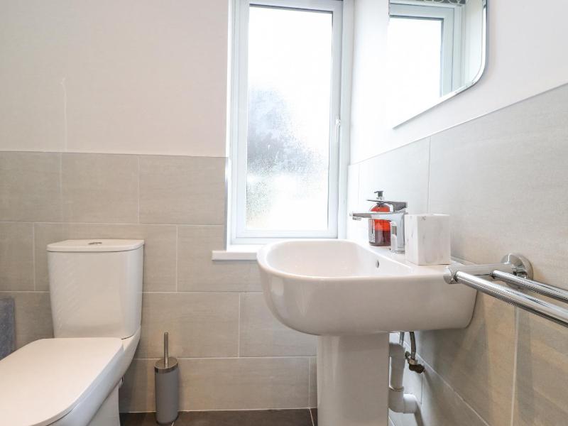 1 Millbank - image 11