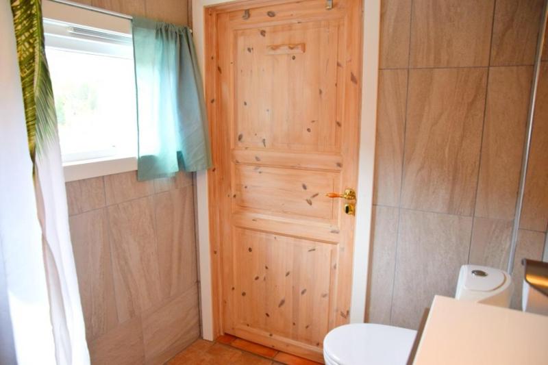 Two-Bedroom Cottage (7 Adults) image 3
