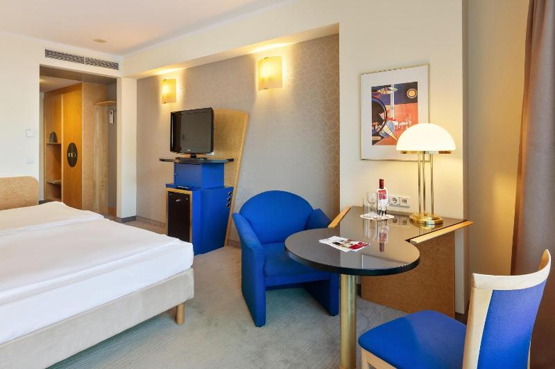 Standard Double Room image 1