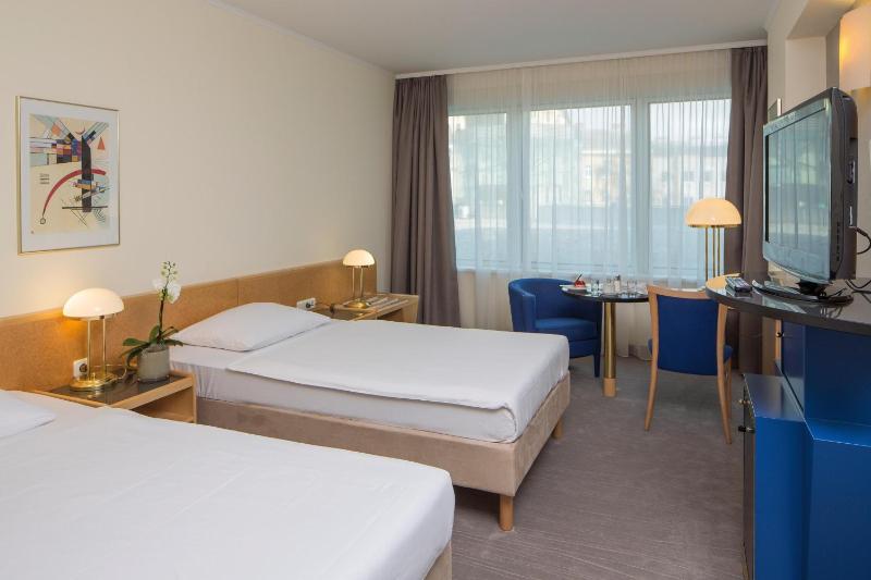Standard Double Room image 3