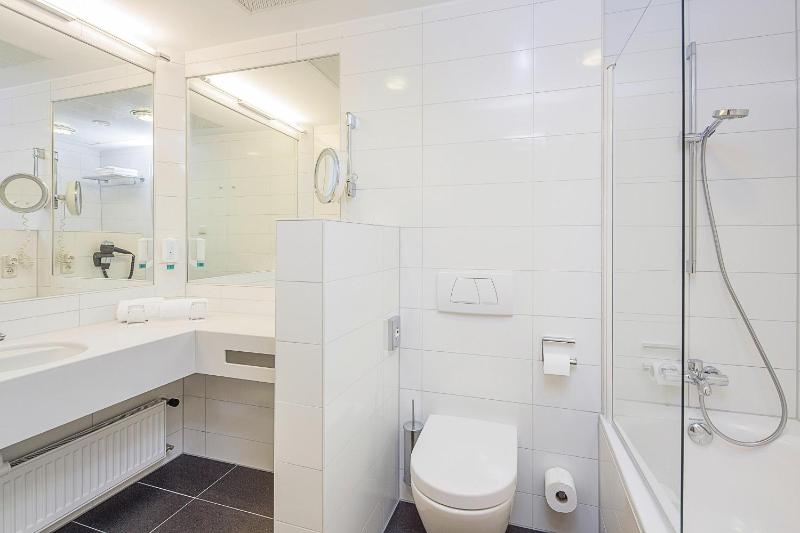 Standard Single Room image 4