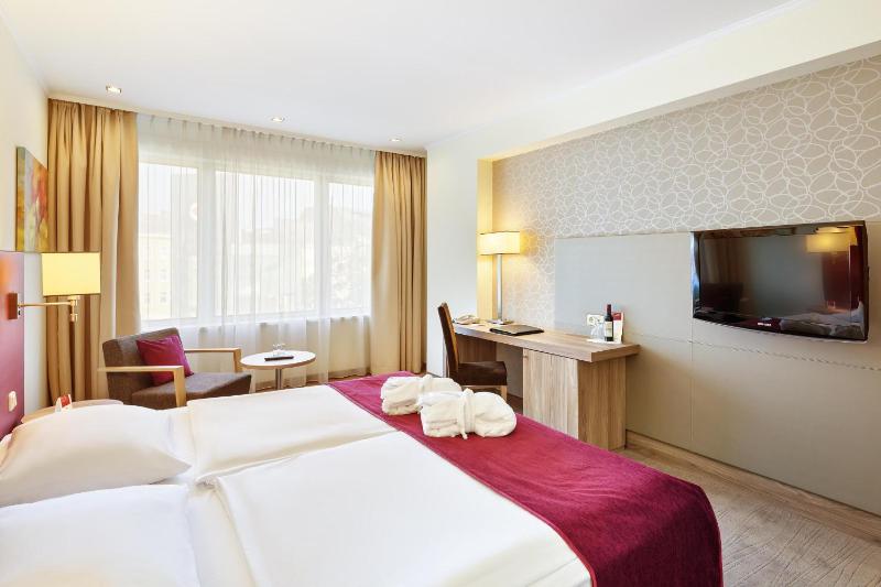 Superior Double Room image 4