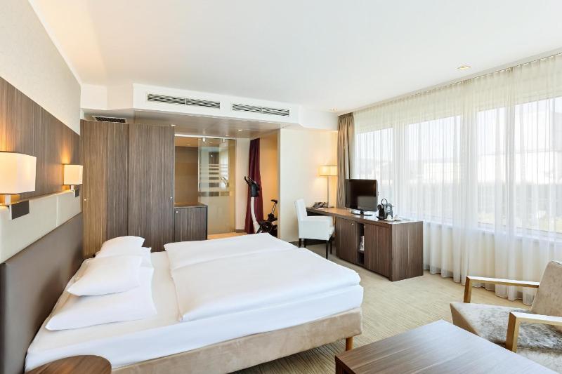 Junior Suite image 2