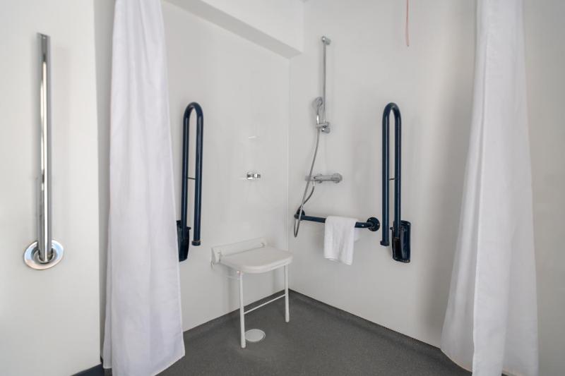 Double Room - Disability Access image 4