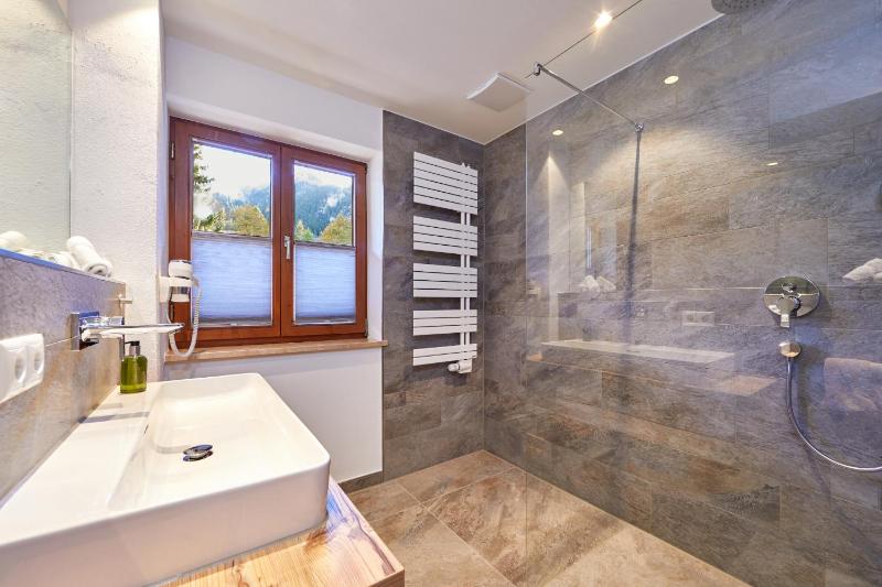 Superior Apartment image 2