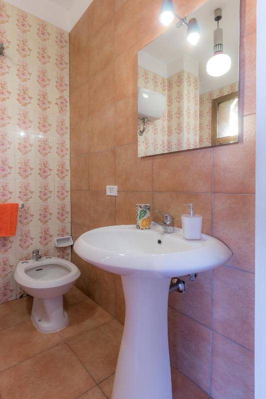 Double Room with Balcony and Garden View image 3